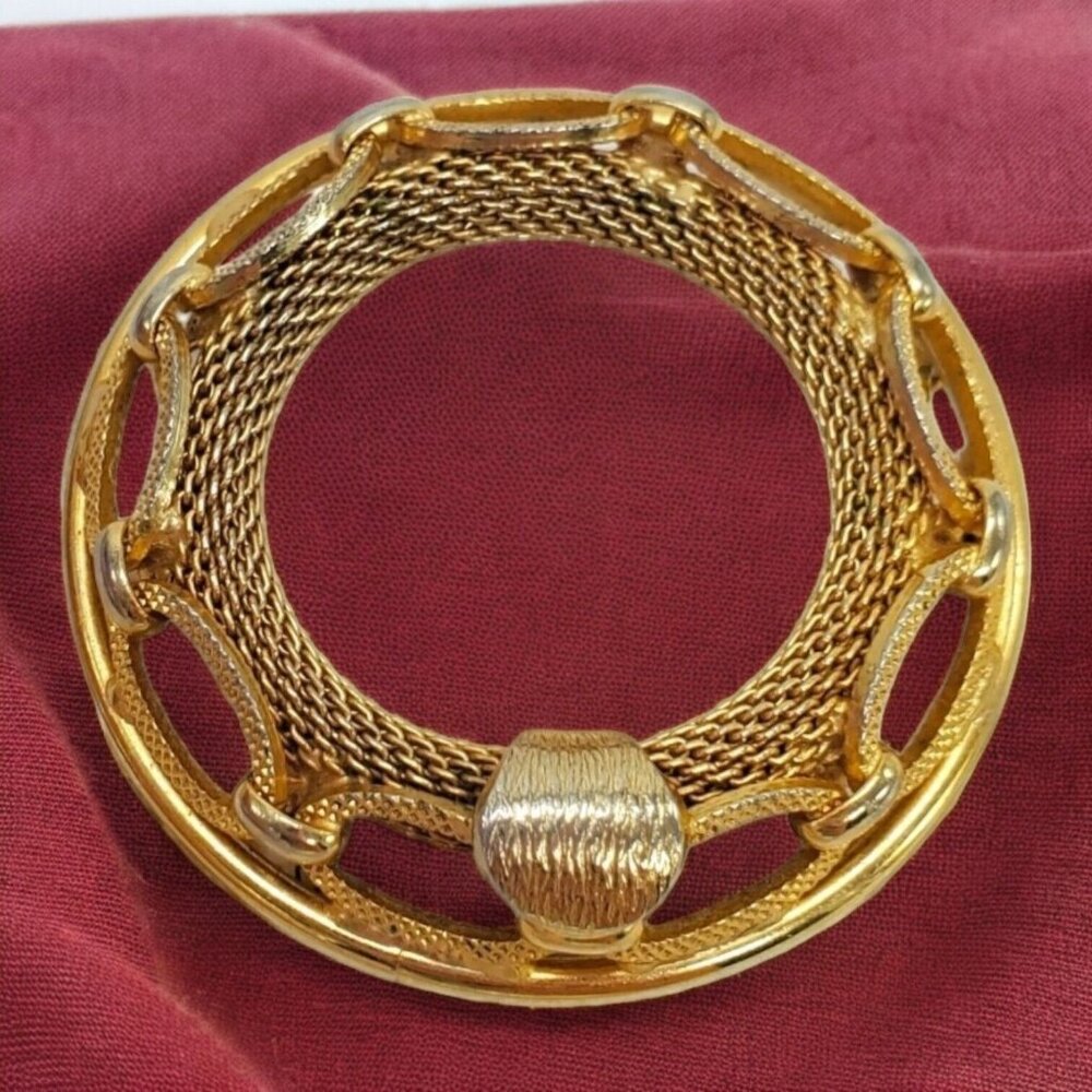 Vtg Round Mesh Chain Brooch Pin Gold Tone Nautical Circle Wreath Statement 2-1/8